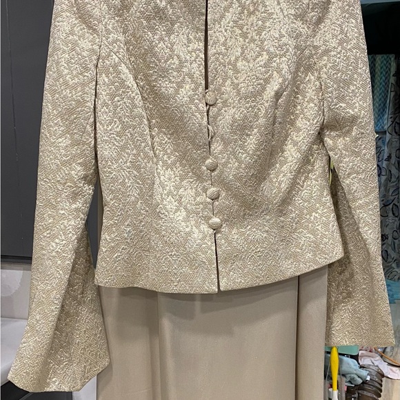 Marc Valvo collection satin skirt size 6 jacket appliqué size 8 sheen &shine 6/8 - Picture 1 of 10